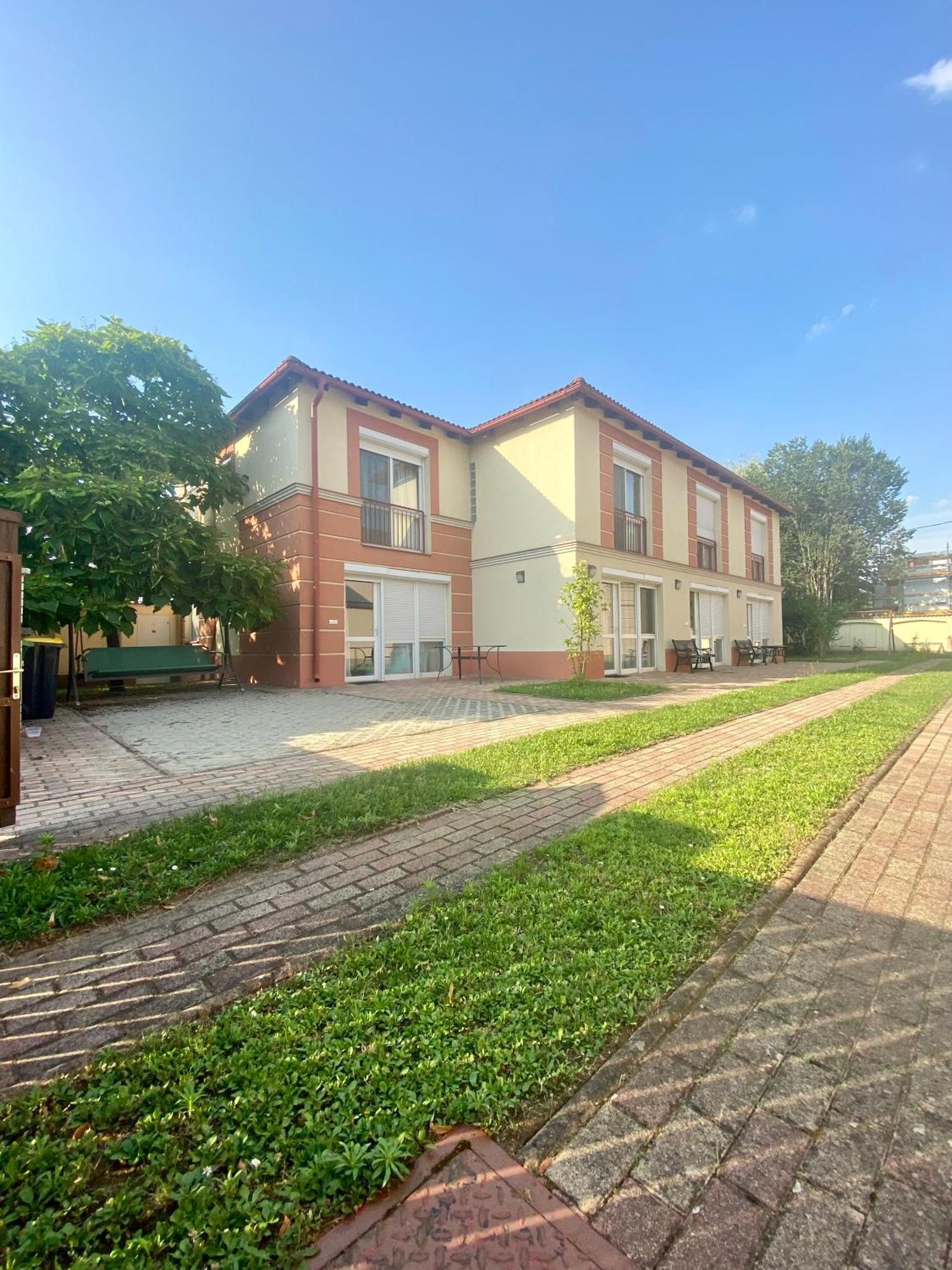 Hajnal Vendeghaz Apartment Hajdúszoboszló Exterior foto